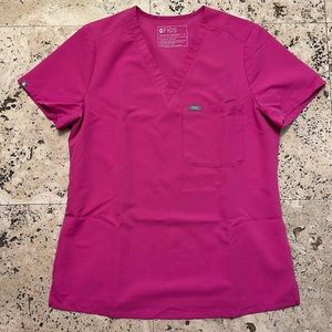 Figs size small scrub top, one pocket